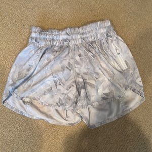 Women’s lululemon size 6 shorts